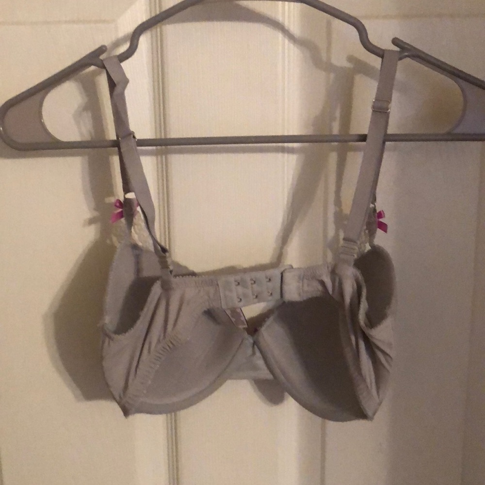Grey bra - Picture 3 of 3